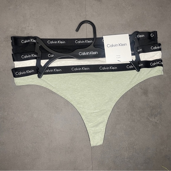 Calvin Klein Women’s‎ Ribbed Thong - 3PK - Picture 1 of 2
